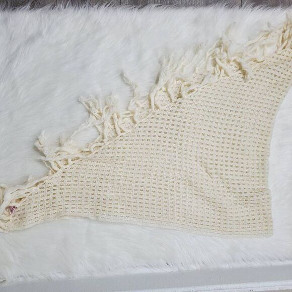 Woman's triangle cream scarf - Picture 5 of 7